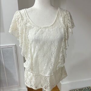 Chic Lace Blouse in Cream